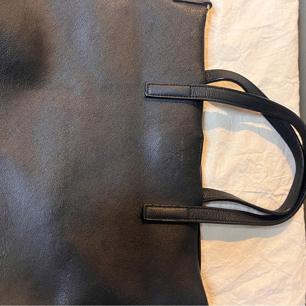 Saint Laurent Toy North/South Black Leather Tote - Picture 14 of 16